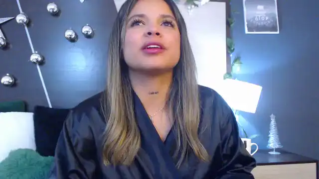 Katejolie – Xlovecam Video Stream Recording – 2025-11-15 02:00:56