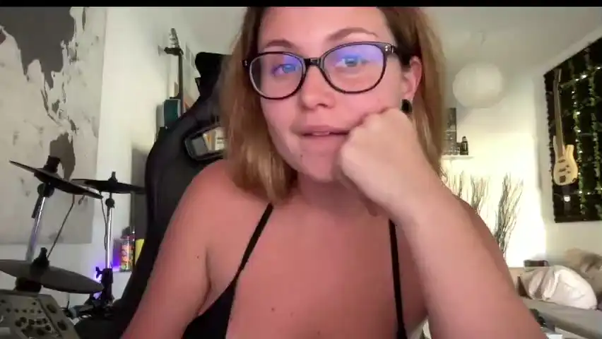 Babysatangirl – Amateur.tv Video Stream Recording – 2026-06-02 04:18:54