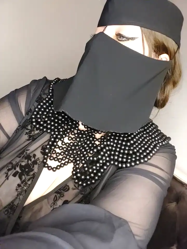 Queen_amina – Stripchat Video Stream Recording – 2025-09-06 11:46:38