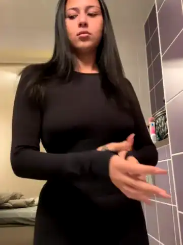 Yasmineblue – Stripchat Video Stream Recording – 2025-08-23 03:36:26