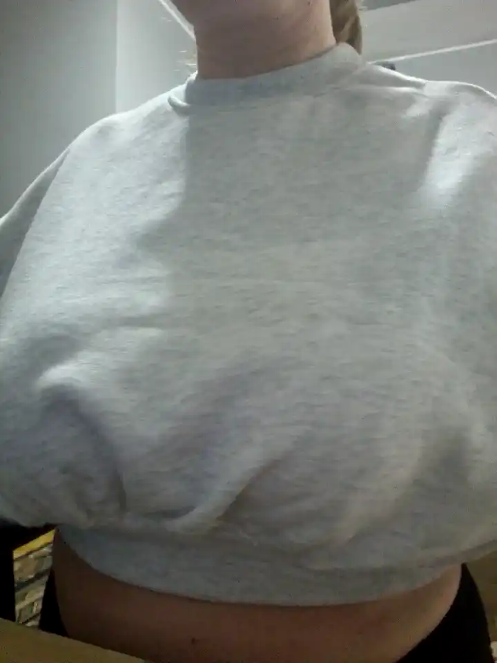 _tasechka_ – Stripchat Video Stream Recording – 2025-11-26 06:51:31