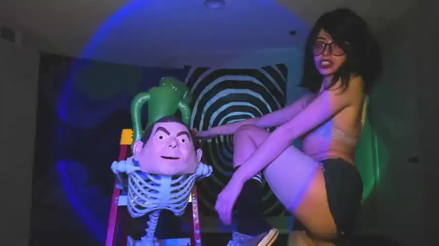 Salemhex – Chaturbate Video Stream Recording – 2025-10-13 15:00:15