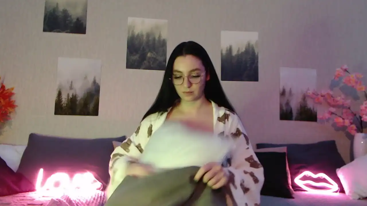 Fluffy_tiffy – Stripchat Video Stream Recording – 2025-12-06 23:43:48