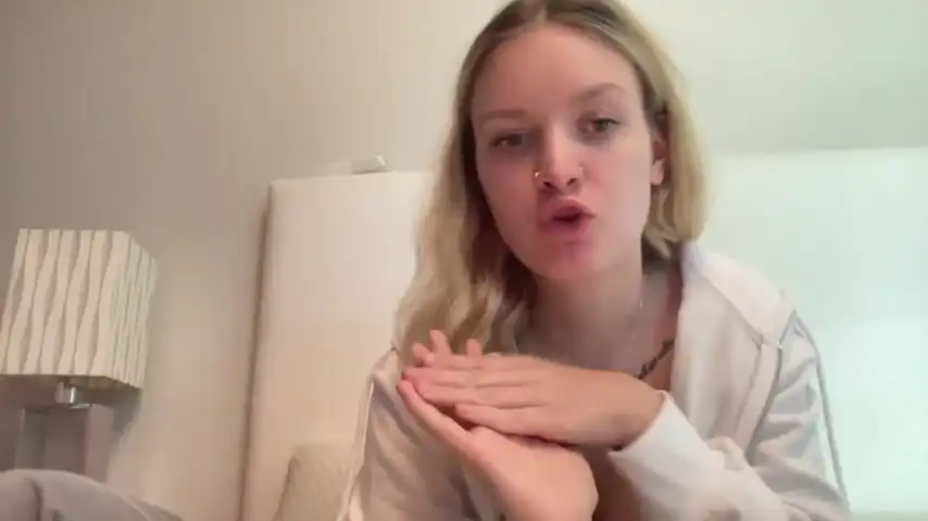 Mariemelissah – Stripchat Video Stream Recording – 2025-11-04 06:26:18