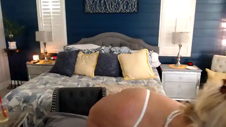 Lana_sky – Chaturbate Video Stream Recording – 2025-03-25 17:46:18
