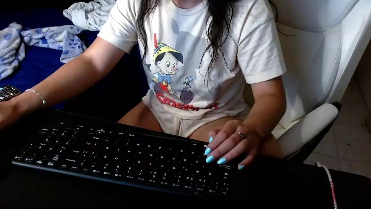 Redvelvet_ – Amateur.tv Video Stream Recording – 2025-12-01 08:57:58