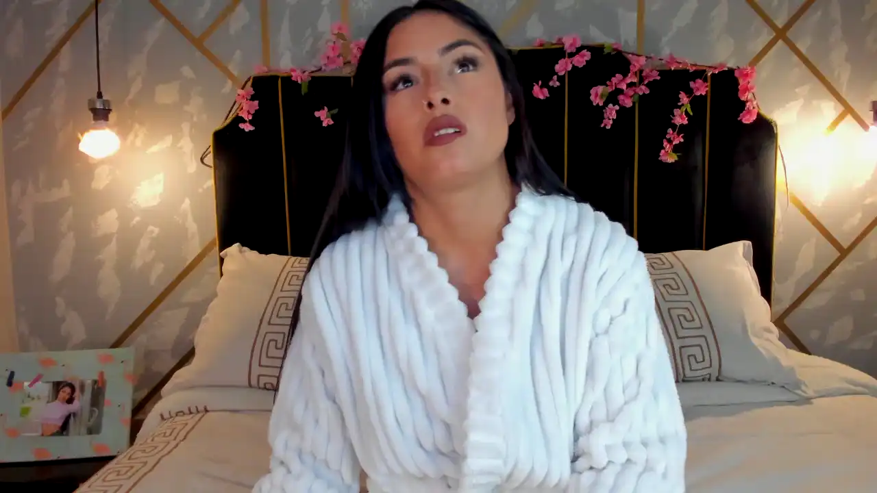 Emilyv – Xlovecam Video Stream Recording – 2025-09-14 13:52:45