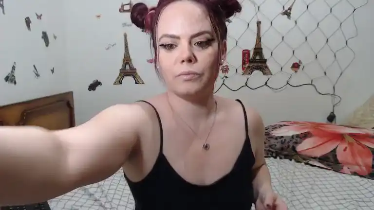 Ahotmilfxxxxx – Streamate Video Stream Recording – 2025-11-20 02:37:46