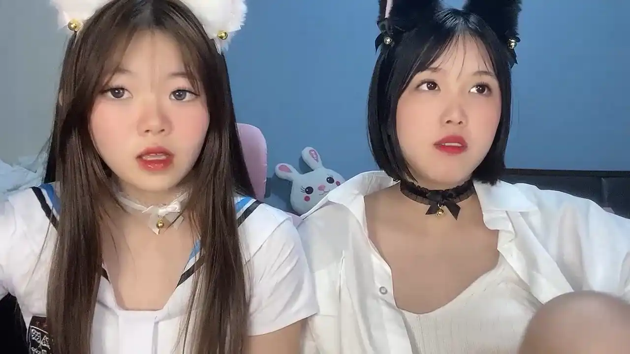 Xiaonian-wenwen – Stripchat Video Stream Recording – 2025-09-01 06:02:56