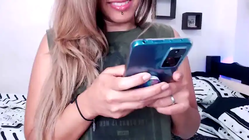 Evoletmel – Amateur.tv Video Stream Recording – 2025-11-25 05:05:01