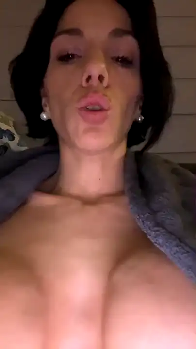 Vampirosa89 – Amateur.tv Video Stream Recording – 2025-04-16 23:21:05